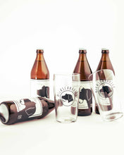 Lade das Bild in den Galerie-Viewer, Bierschnauzer Geschenkpaket (zehn Bier, zwei Gläser, ein T-Shirt)